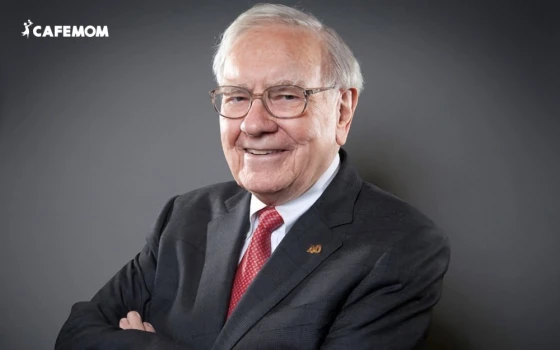 Warren Buffett được biết đến với chiến lược đầu tư dài hạn và khả năng phân tích tài chính sâu sắc